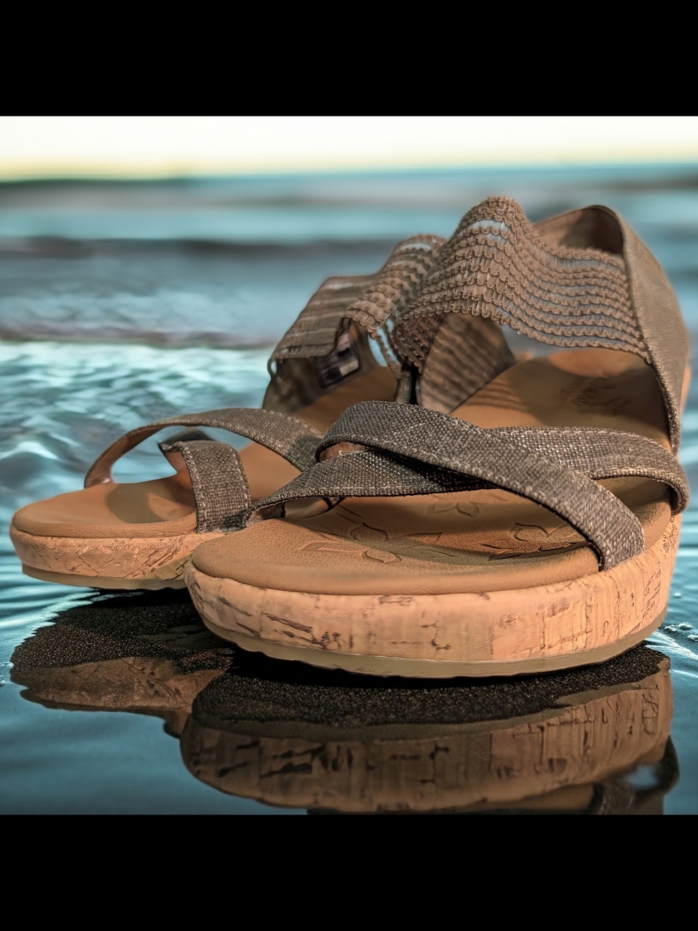 Skechers Luxeform Gray Strappy Cork-Style Wedge Comfort Sandals Size 8.5